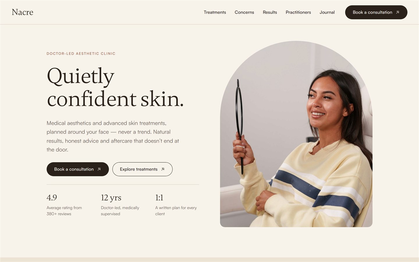 Nacre template homepage for an aesthetic clinic